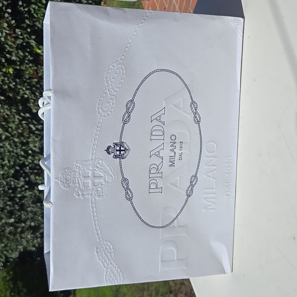 Prada Saffiano Punp New Never Worn - Picture 9 of 9